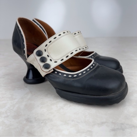 John Fluevog Shoes - Discontinued John Fluevog Mini: Zaza’s 8.5 Black & Beige